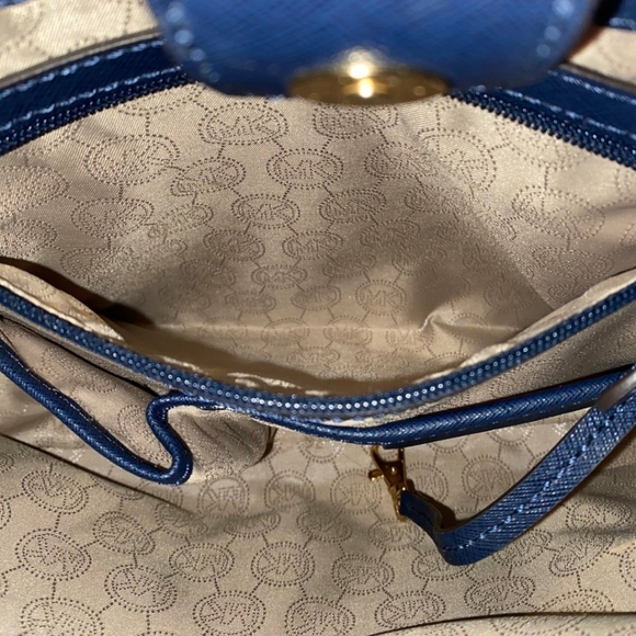 MICHAEL KORS Navy Blue Cynthia Saffiano Leather 2-Way Satchel - Picture 8 of 12